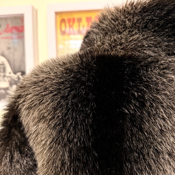 Vintage Black White Faux Fur Coat — Plush & Oversized - Picture 5 of 12